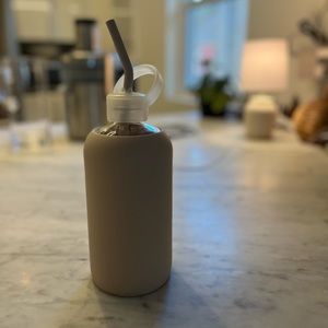 Liter Size Bkr Bottle w/ Silicone Straw + Cap